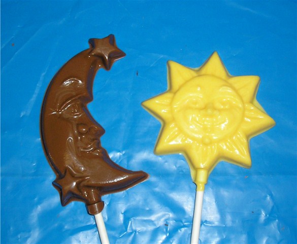 Chocolate Moon and Sun Pops